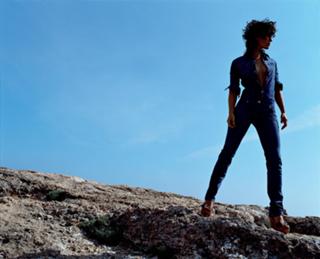Lena Headey feet photo thumbnail