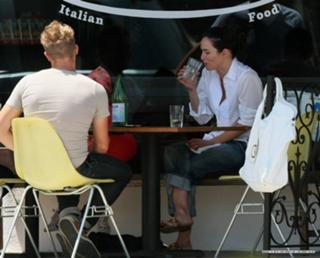 Lena Headey feet photo thumbnail