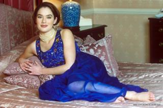 Lena Headey feet photo thumbnail