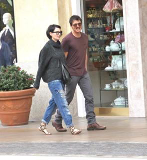 Lena Headey feet photo thumbnail