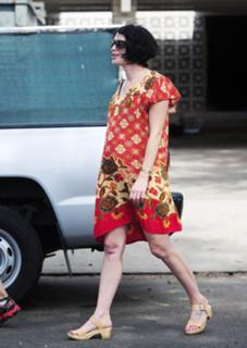 Lena Headey feet photo thumbnail
