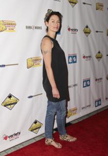 Lena Headey feet photo thumbnail