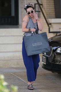 Lena Headey feet photo thumbnail