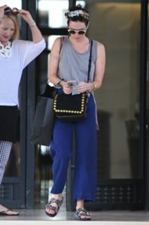 Lena Headey feet photo thumbnail