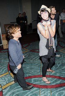 Lena Headey feet photo thumbnail
