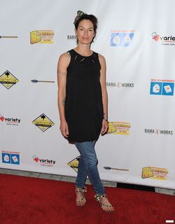 Lena Headey feet photo thumbnail