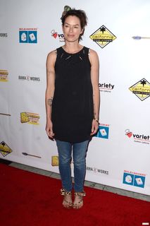Lena Headey feet photo thumbnail