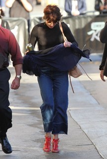 Lena Headey feet photo thumbnail