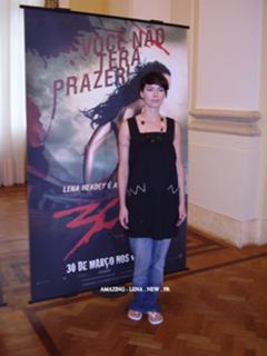 Lena Headey feet photo thumbnail