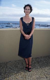 Lena Headey feet photo thumbnail