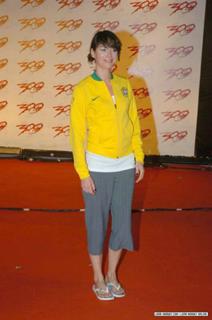 Lena Headey feet photo thumbnail