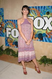 Lena Headey feet photo thumbnail