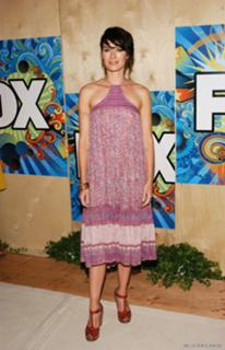 Lena Headey feet photo thumbnail