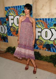 Lena Headey feet photo thumbnail