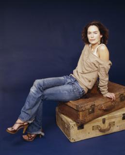 Lena Headey feet photo thumbnail