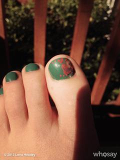 Lena Headey feet photo thumbnail