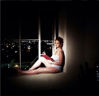 Lena Katina feet photo thumbnail