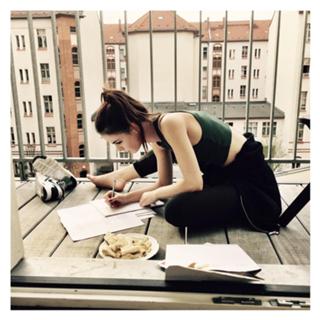 Lena Meyer-Landrut feet photo thumbnail