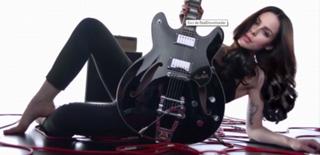 Lena Meyer-Landrut feet photo thumbnail