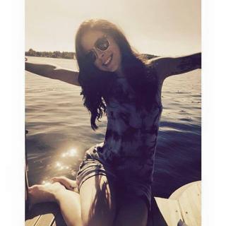 Lena Meyer-Landrut feet photo thumbnail