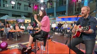 Lena Meyer-Landrut feet photo thumbnail