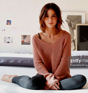 Lena Meyer-Landrut feet photo thumbnail