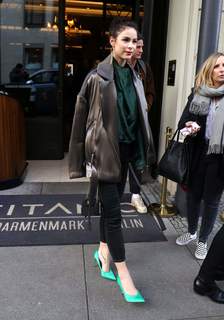 Lena Meyer-Landrut feet photo thumbnail