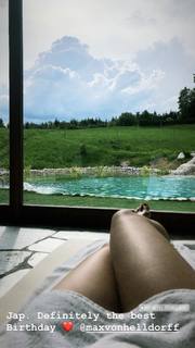 Lena Meyer-Landrut feet photo thumbnail