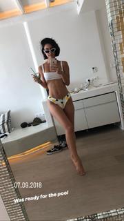 Lena Meyer-Landrut feet photo thumbnail
