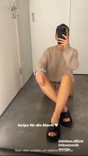 Lena Meyer-Landrut feet photo thumbnail