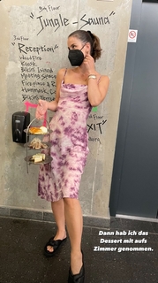 Lena Meyer-Landrut feet photo thumbnail