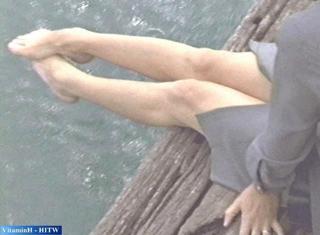 Lena Olin feet photo thumbnail