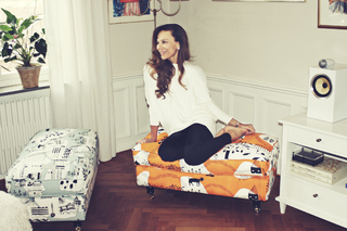 Lena Olin feet photo thumbnail