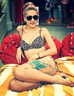 Lena Scissorhands feet photo 4