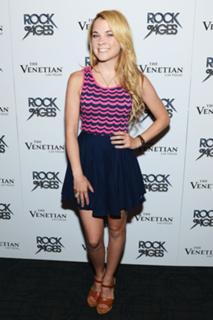 Lenay Olsen feet photo thumbnail