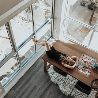 Lenay Olsen feet photo thumbnail