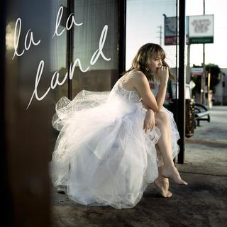 Lenay Olsen feet photo thumbnail