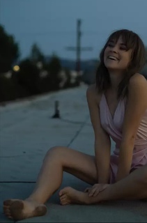 Lenay Olsen feet photo thumbnail