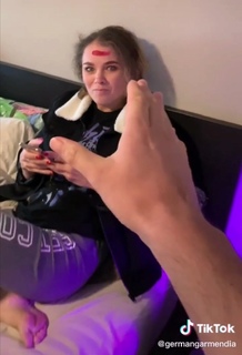 Lenay Olsen feet photo thumbnail