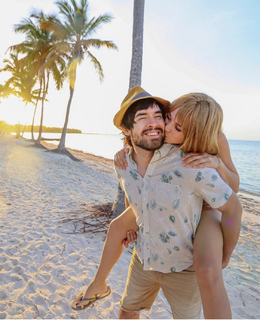 Lenay Olsen feet photo thumbnail