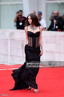 Leni Klum feet photo thumbnail