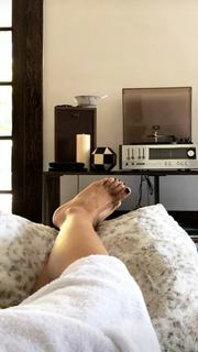 Lennon Stella feet photo 13