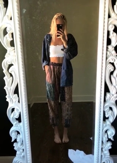Lennon Stella feet photo 12