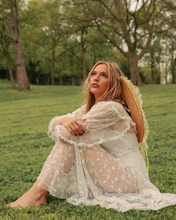 Lennon Stella feet photo 16