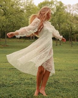Lennon Stella feet photo 15