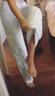 Lennon Stella feet photo 13