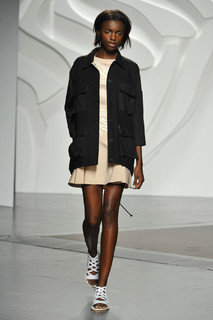 Leomie Anderson feet photo 11