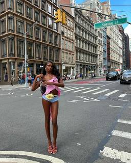 Leomie Anderson feet photo 2