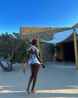Leomie Anderson feet photo 9