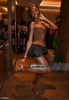 Leomie Anderson feet photo 12